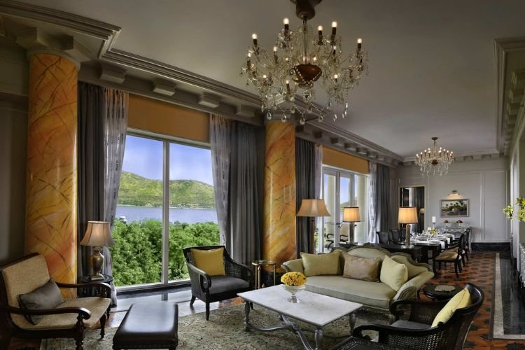 raffles Presidential suite